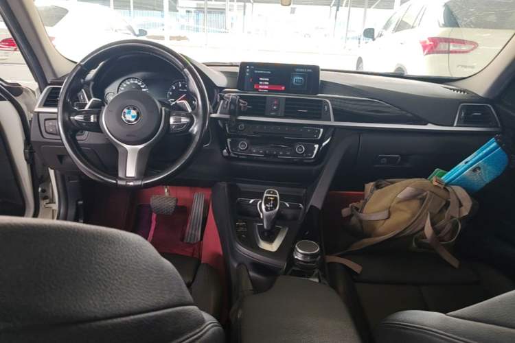 Used BMW 3 Series 2019 320Li M Sport Package Center Console