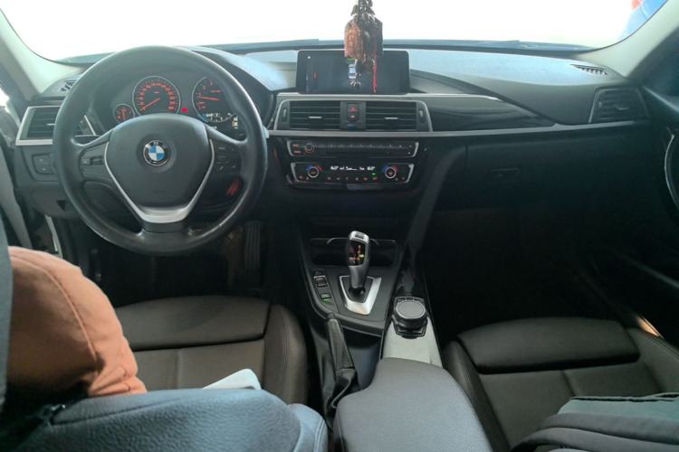 Used BMW 3 Series 2019 320Li Fashion Model Center Console