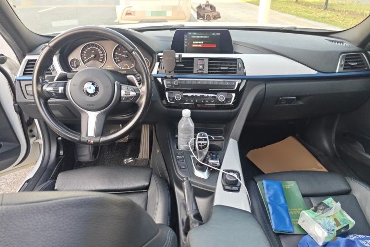 Used BMW 3 Series 2019 320i M Sport Package Center Console
