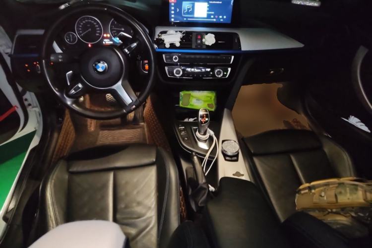 Used BMW 3 Series 2019 320i M Sport Package Center Console