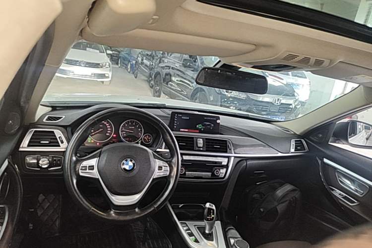 Used BMW 3 Series 2019 320Li xDrive Fashion Model Center Console