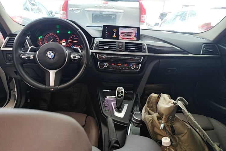 Used BMW 3 Series 2019 320Li M Sport Package Center Console