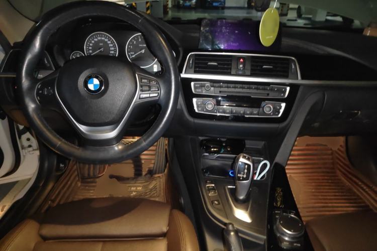 Used BMW 3 Series 2019 320Li Fashion Model Center Console