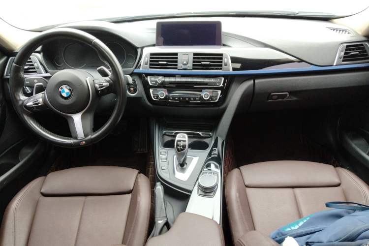Used BMW 3 Series 2019 320Li M Sport Package Center Console