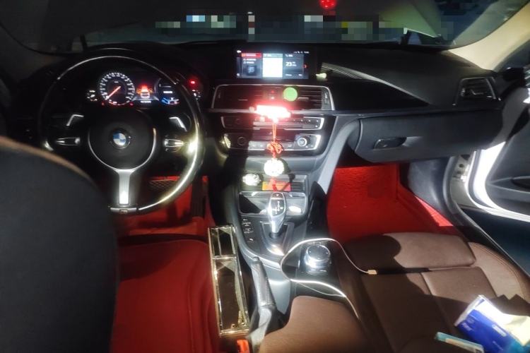 Used BMW 3 Series 2019 320Li M Sport Package Center Console