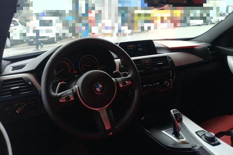 Used BMW 3 Series 2019 320i M Sport Package Center Console