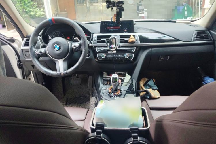 Used BMW 3 Series 2019 320Li M Sport Package Center Console