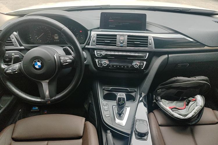 Used BMW 3 Series 2019 320Li M Sport Package Center Console
