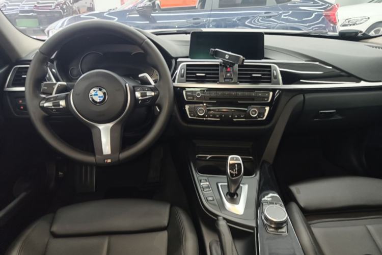 Used BMW 3 Series 2019 320Li M Sport Package Center Console