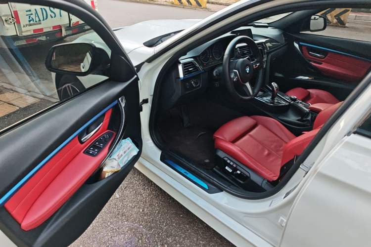 Used BMW 3 Series 2019 320i M Sport Package Driver Seat