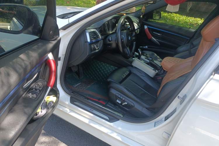 Used BMW 3 Series 2019 320i M Sport Package Driver Seat
