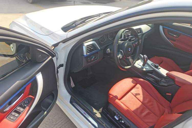 Used BMW 3 Series 2019 320i M Sport Package Driver Seat