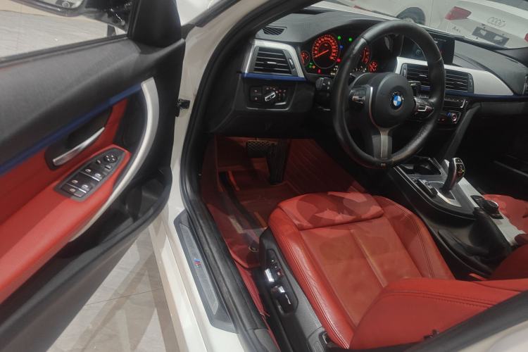 Used BMW 3 Series 2019 320i M Sport Package Driver Seat