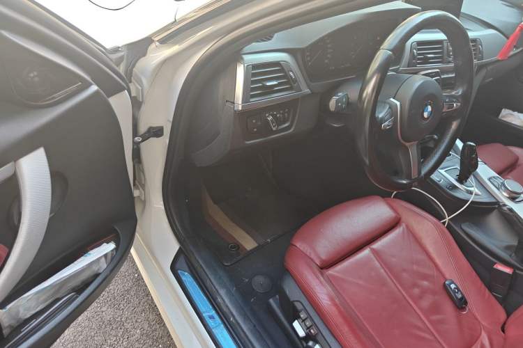 Used BMW 3 Series 2019 320i M Sport Night Edition Driver Seat