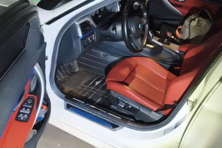 Used BMW 3 Series 2019 320i M Sport Package Driver Seat