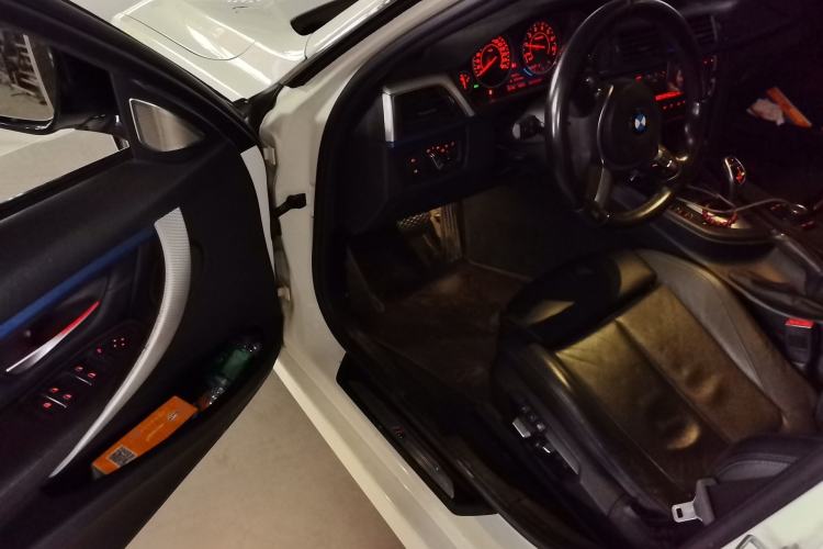 Used BMW 3 Series 2019 320i M Sport Package Driver Seat