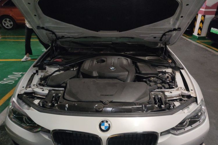 Used BMW 3 Series 2019 320Li Fashion Model Engine Bay