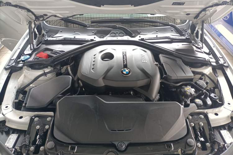 Used BMW 3 Series 2019 320Li Fashion Model Engine Bay