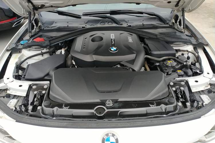 Used BMW 3 Series 2019 320Li Fashion Model Engine Bay