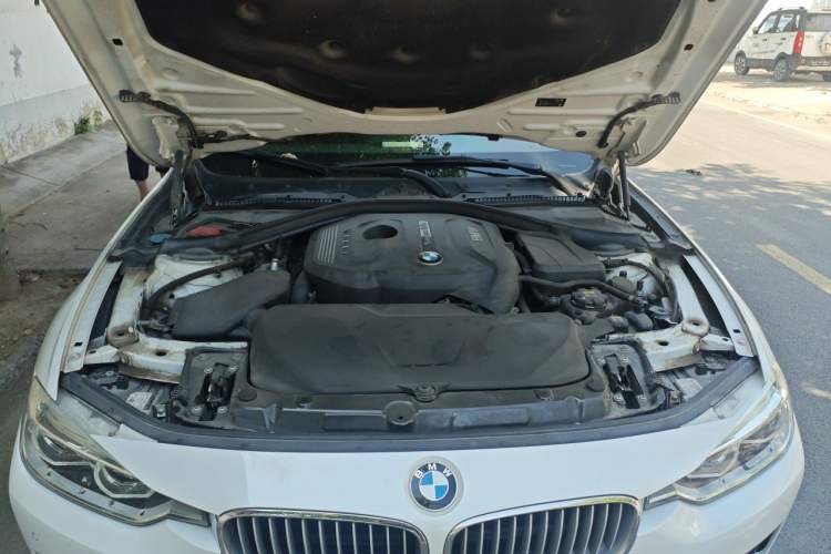 Used BMW 3 Series 2019 320Li Fashion Model Engine Bay
