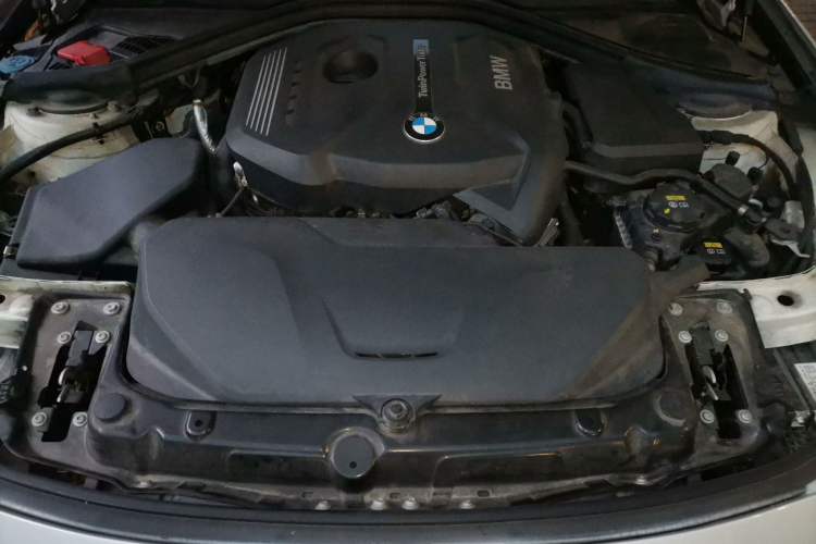 Used BMW 3 Series 2019 320Li Fashion Model Engine Bay