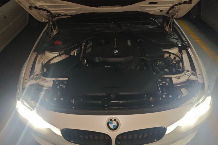 Used BMW 3 Series 2019 320Li Fashion Model Engine Bay