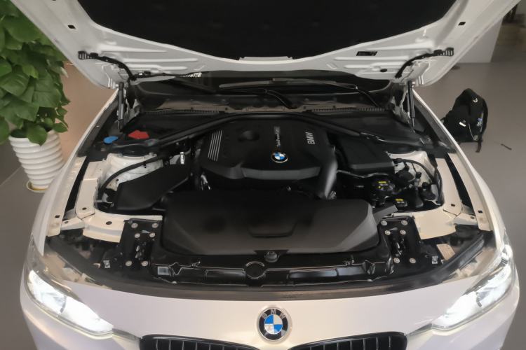 Used BMW 3 Series 2019 320i M Sport Night Edition Engine Bay
