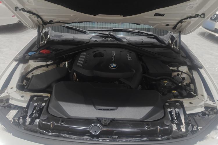 Used BMW 3 Series 2019 320i M Sport Package Engine Bay
