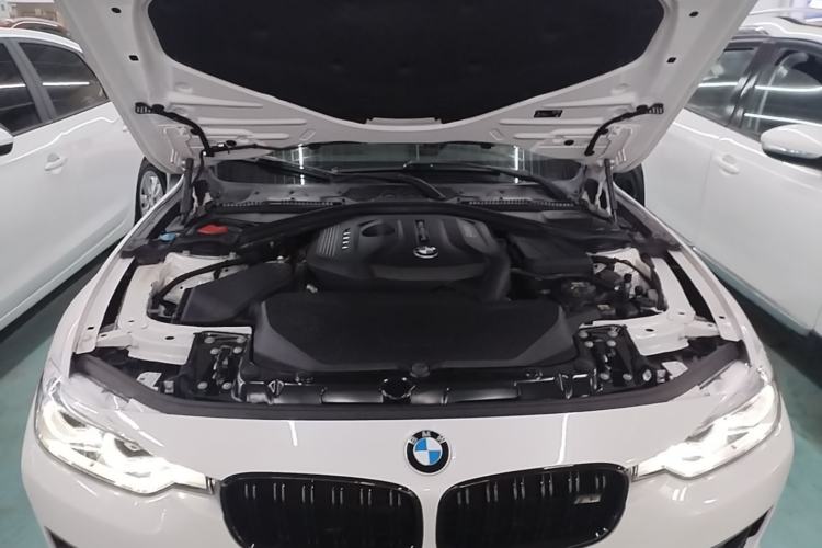 Used BMW 3 Series 2019 320Li Fashion Model Engine Bay