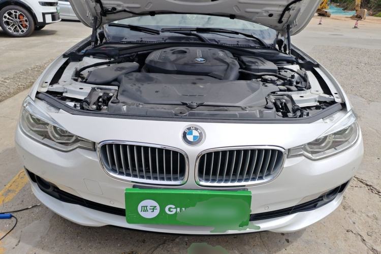 Used BMW 3 Series 2019 320Li Fashion Model Engine Bay