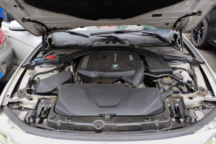 Used BMW 3 Series 2019 320Li Fashion Model Engine Bay