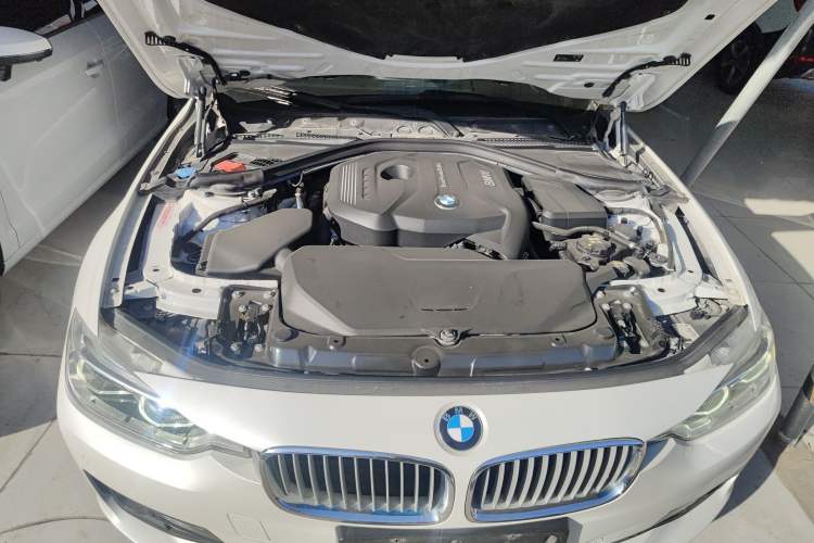 Used BMW 3 Series 2019 320Li Fashion Model Engine Bay