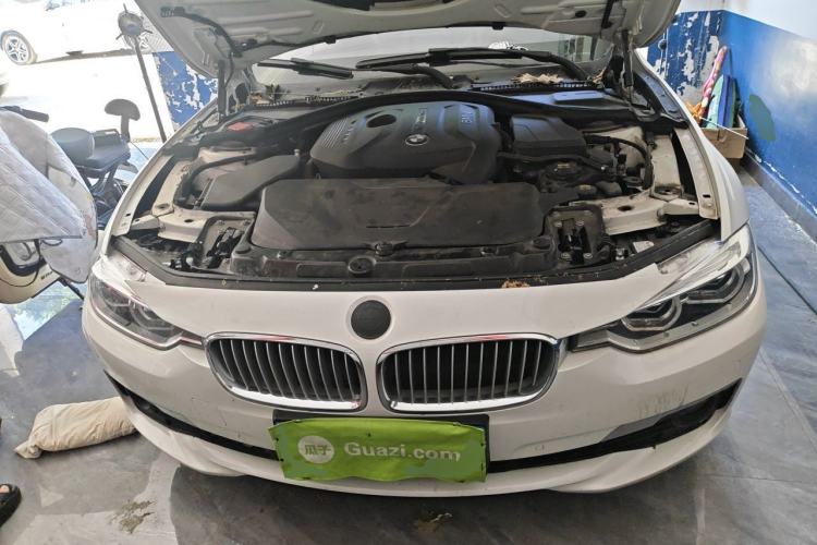 Used BMW 3 Series 2019 320Li Fashion Model Engine Bay