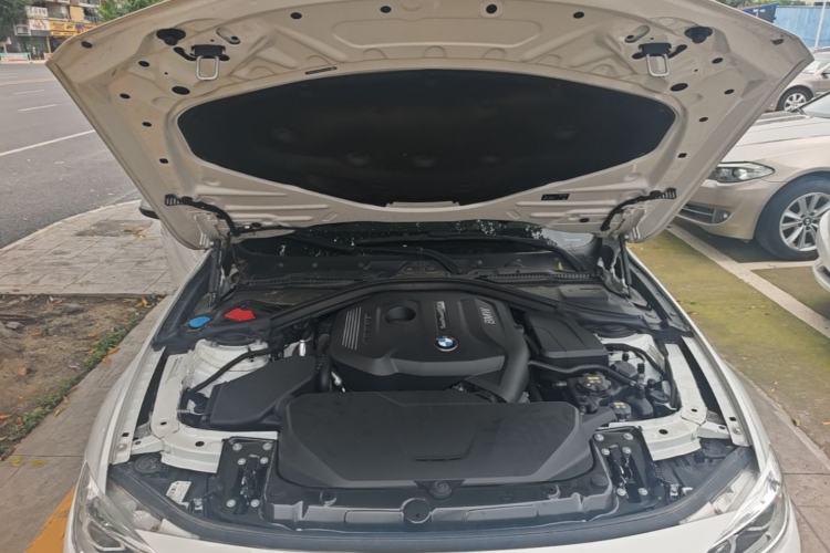 Used BMW 3 Series 2019 320Li Fashion Model Engine Bay