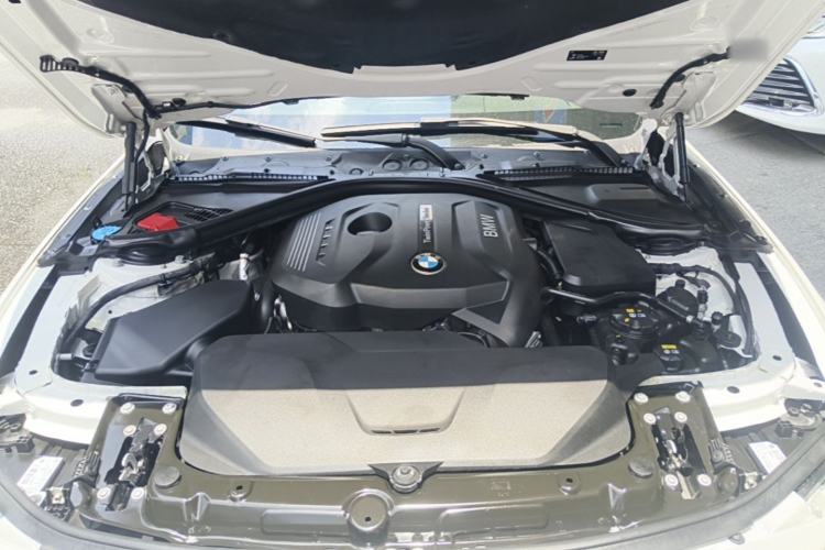 Used BMW 3 Series 2019 320Li Fashion Model Engine Bay