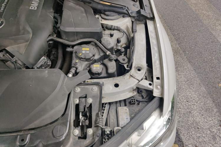 Used BMW 3 Series 2019 320Li Fashion Model Engine Bay Left