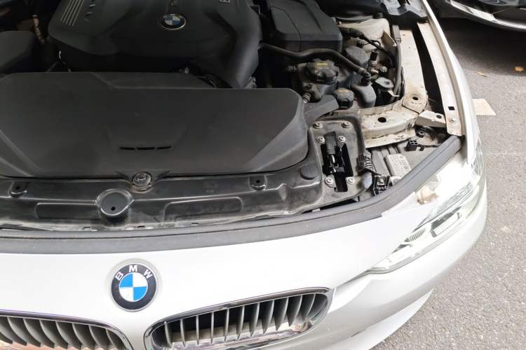 Used BMW 3 Series 2019 320Li Fashion Model Engine Bay Left