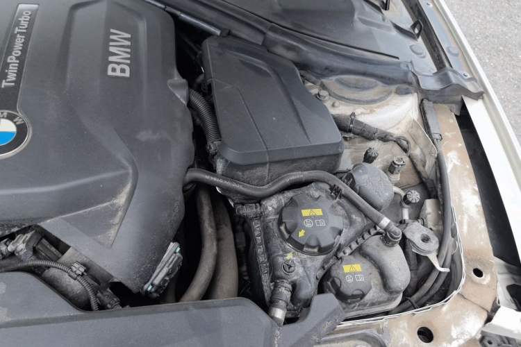 Used BMW 3 Series 2019 320Li Fashion Model Engine Bay Left