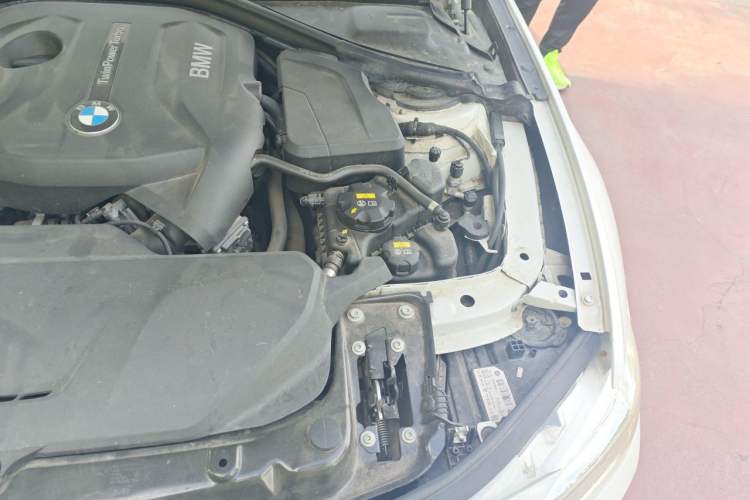 Used BMW 3 Series 2019 320Li Fashion Model Engine Bay Left