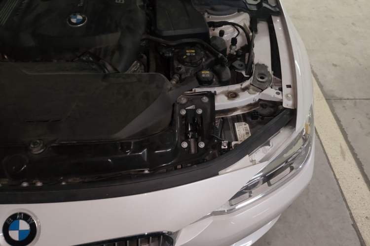 Used BMW 3 Series 2019 320Li Fashion Model Engine Bay Left