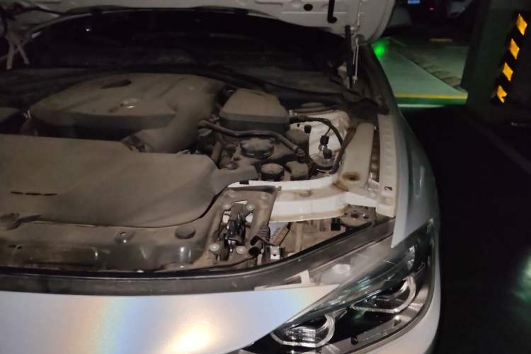 Used BMW 3 Series 2019 320i M Sport Package Engine Bay Left