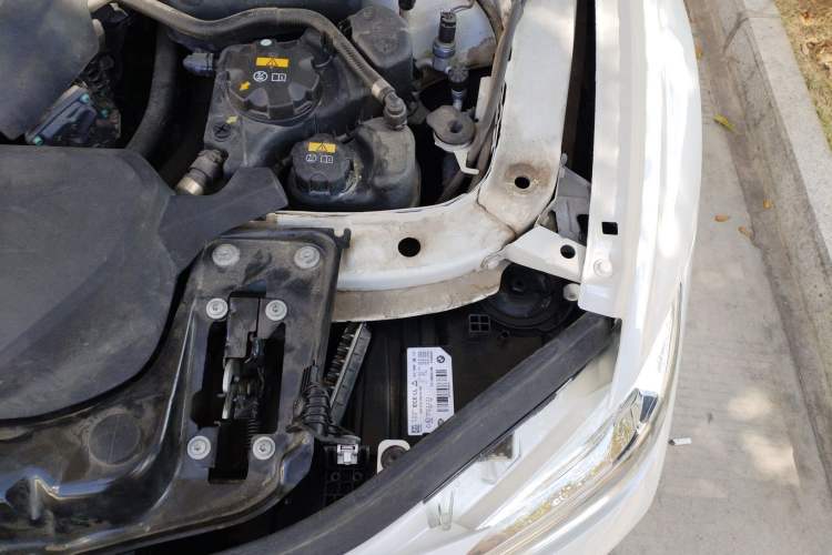 Used BMW 3 Series 2019 320Li Fashion Model Engine Bay Left