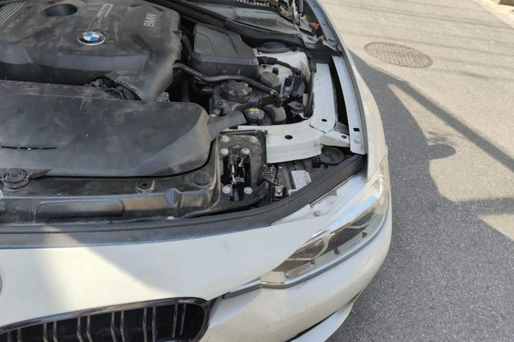 Used BMW 3 Series 2019 320Li Fashion Model Engine Bay Left