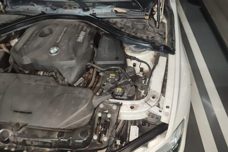 Used BMW 3 Series 2019 320i M Sport Night Edition Engine Bay Left