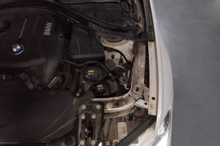 Used BMW 3 Series 2019 320Li Fashion Model Engine Bay Left
