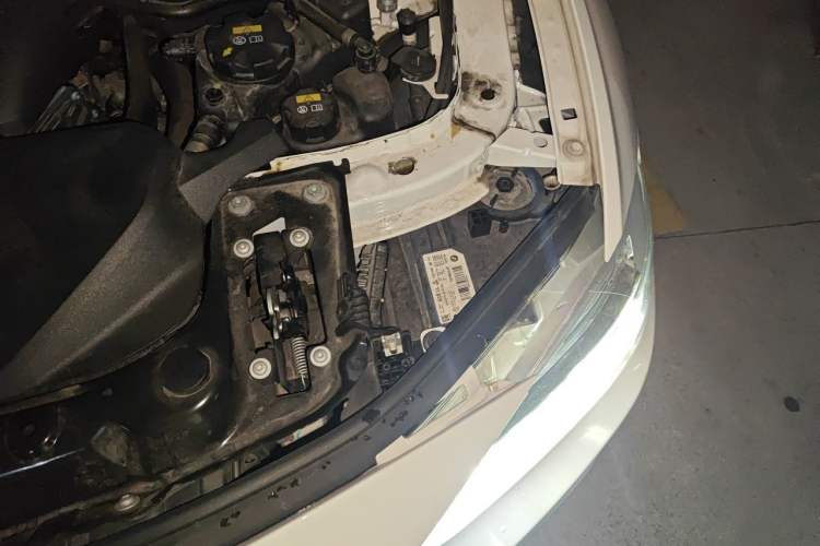 Used BMW 3 Series 2019 320Li M Sport Package Engine Bay Left
