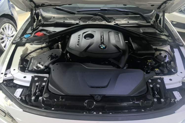 Used BMW 3 Series 2019 320Li Fashion Model Engine Bay