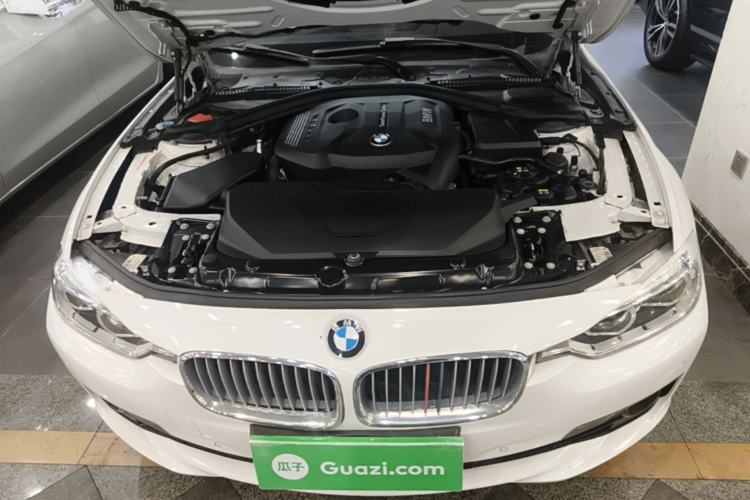 Used BMW 3 Series 2019 320Li Fashion Model Engine Bay