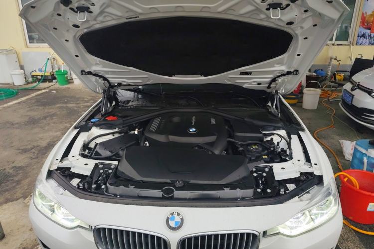 Used BMW 3 Series 2019 320Li Fashion Model Engine Bay