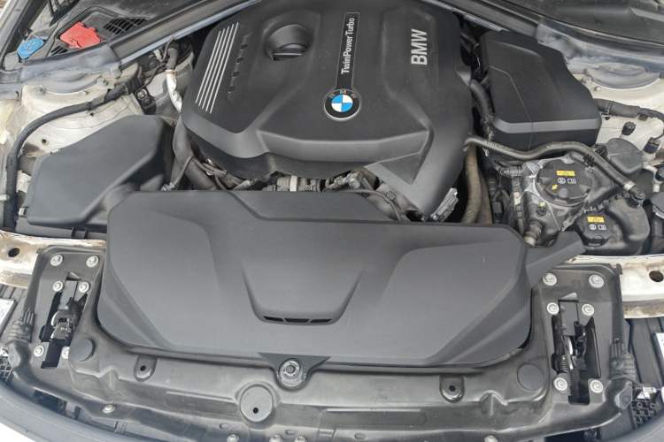 Used BMW 3 Series 2019 320Li Fashion Model Engine Bay